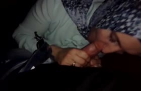 Таджичка делает парню минет от первого лица